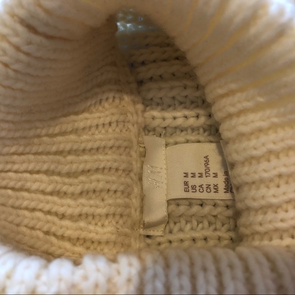 H&M Junior Cropped Cream Turtleneck Sweater Size M - Picture 3 of 4